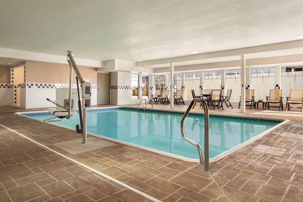 Country Inn & Suites By Radisson, Bloomington-Normal Airport, Il Εξωτερικό φωτογραφία