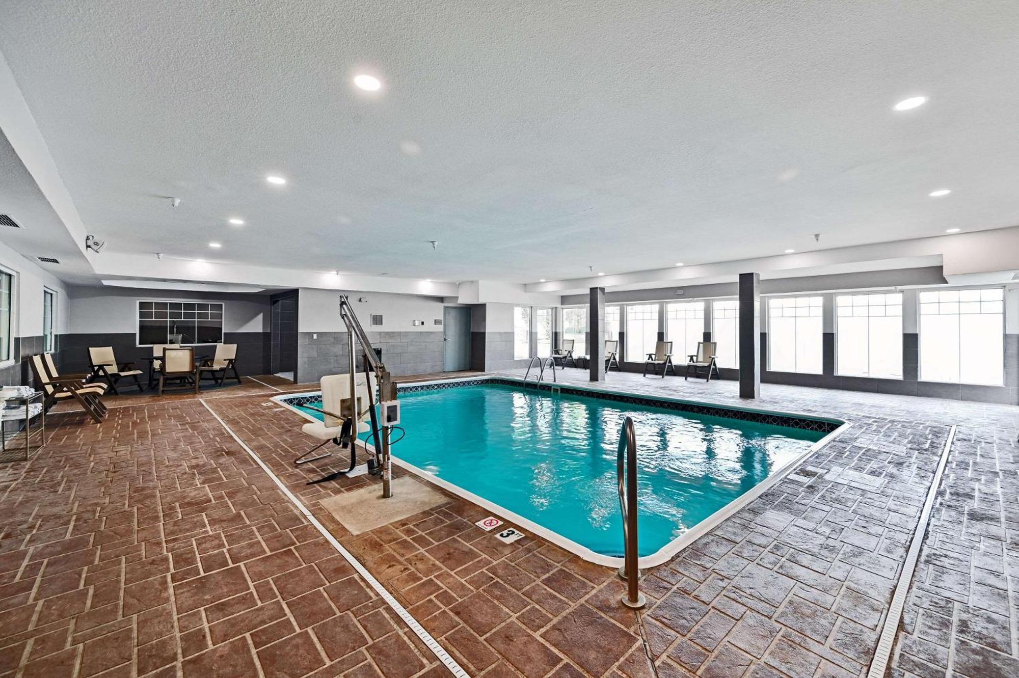 Country Inn & Suites By Radisson, Bloomington-Normal Airport, Il Εξωτερικό φωτογραφία