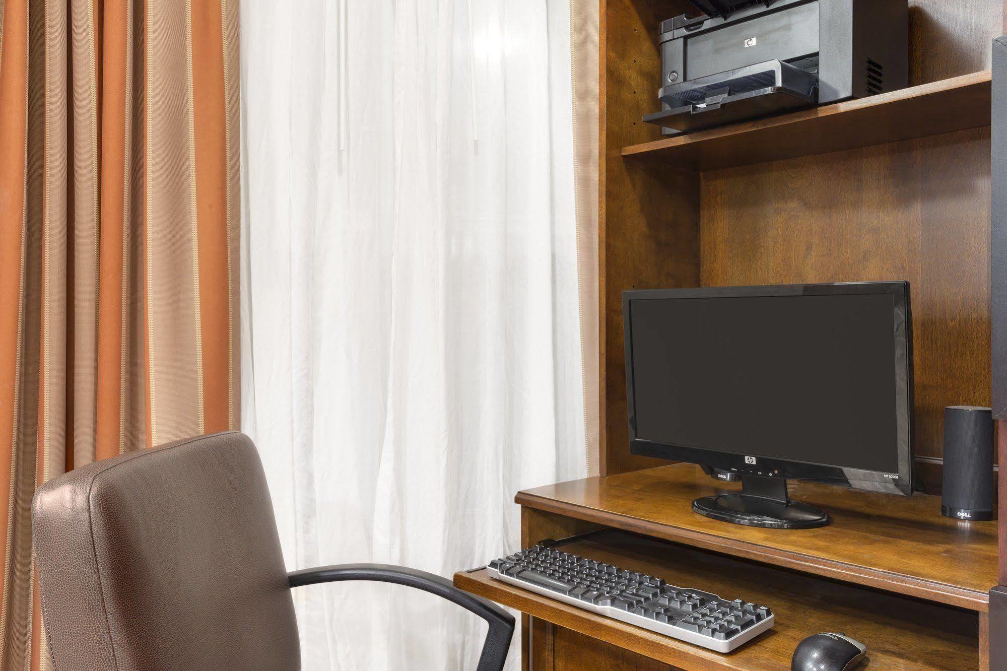 Country Inn & Suites By Radisson, Bloomington-Normal Airport, Il Εξωτερικό φωτογραφία